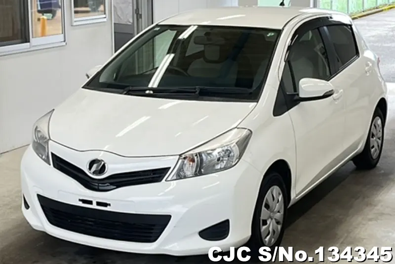 2013 Toyota / Vitz Stock No. 134345