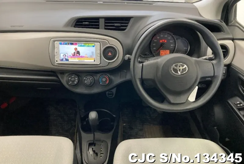 2013 Toyota / Vitz Stock No. 134345