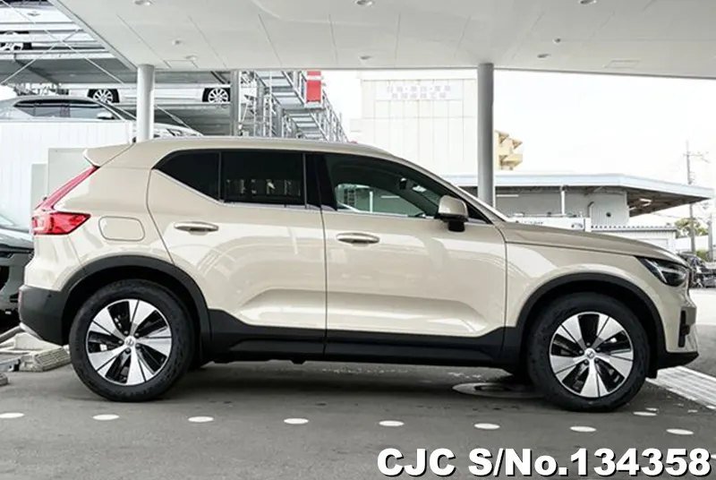 2025 Volvo / XC40 Stock No. 134358