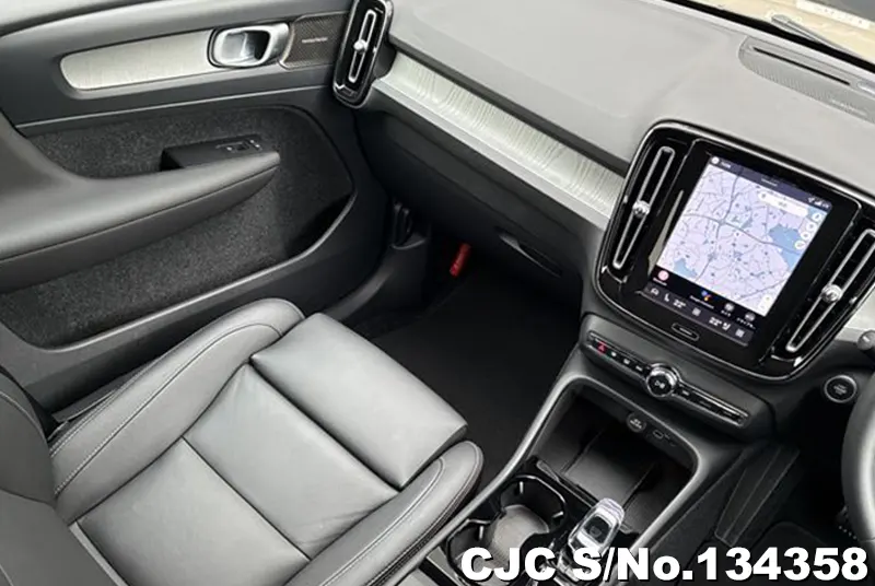 2025 Volvo / XC40 Stock No. 134358
