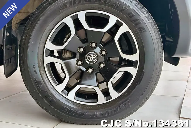 2021 Toyota / Hilux / Revo Stock No. 134381