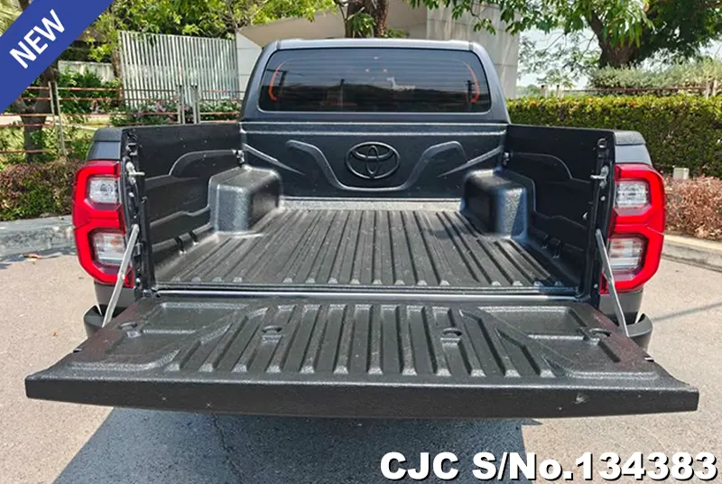 2023 Toyota / Hilux / Revo Stock No. 134383