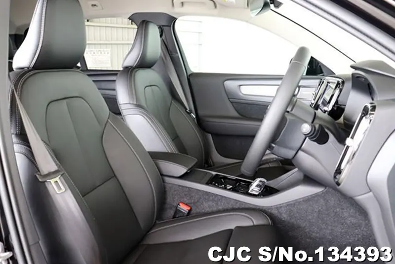 2025 Volvo / XC40 Stock No. 134393