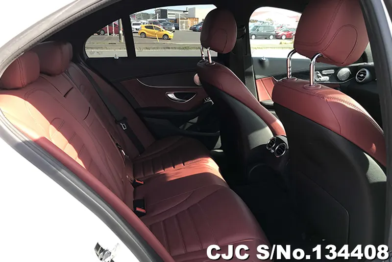 Mercedes Benz C Class in White for Sale Image 11