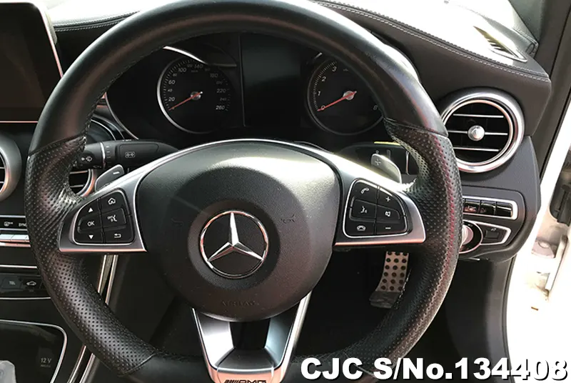 Mercedes Benz C Class in White for Sale Image 12