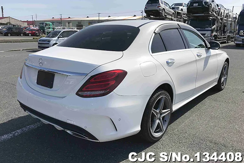 Mercedes Benz C Class in White for Sale Image 2