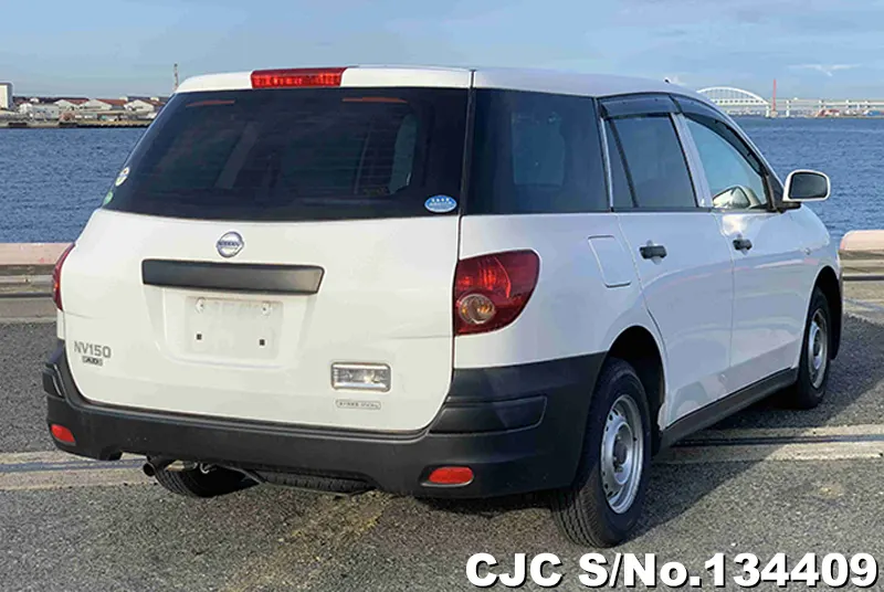 Nissan AD Van in White for Sale Image 2