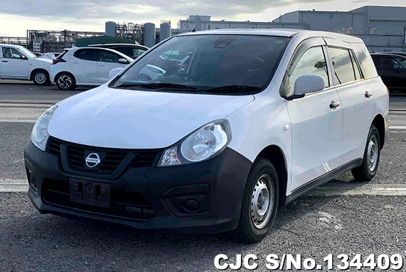 Nissan AD Van in White for Sale Image 3