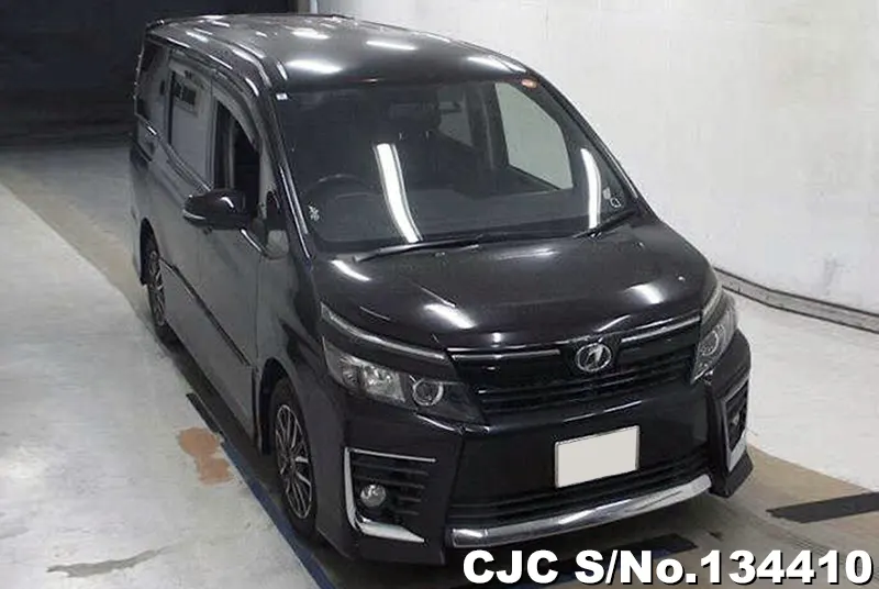 Toyota / Voxy 2014