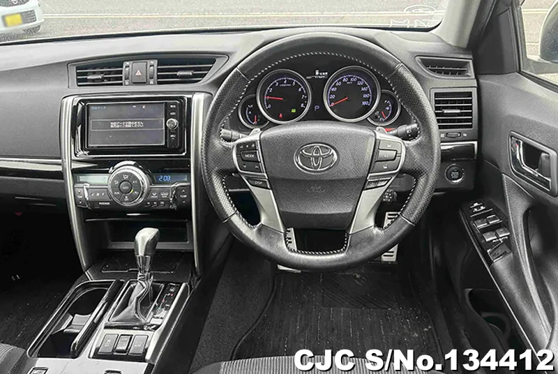 Toyota Mark X in Pearl for Sale Image 9