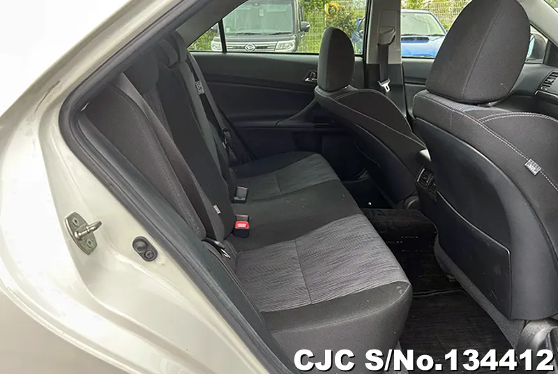 Toyota Mark X in Pearl for Sale Image 11