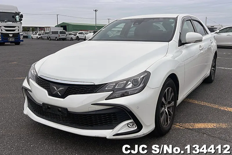 Toyota Mark X in Pearl for Sale Image 3