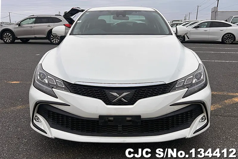 Toyota Mark X in Pearl for Sale Image 4