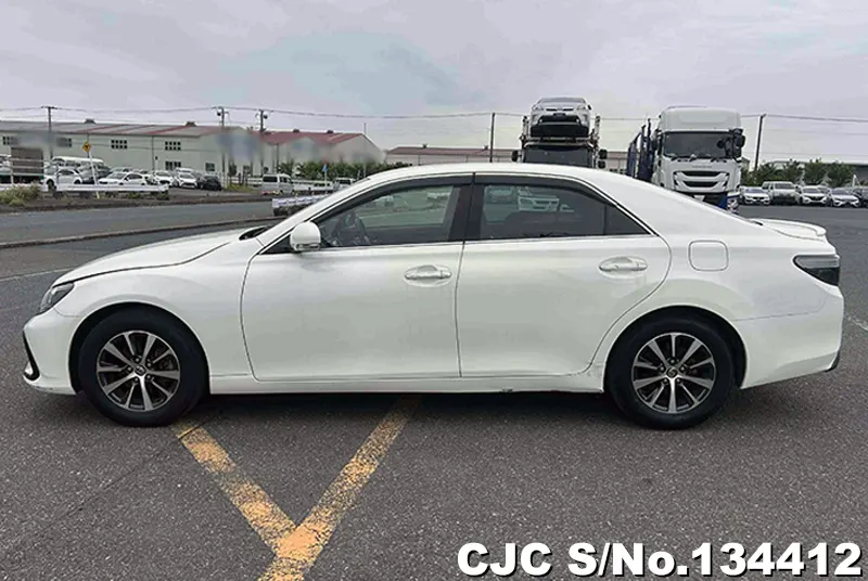Toyota Mark X in Pearl for Sale Image 7