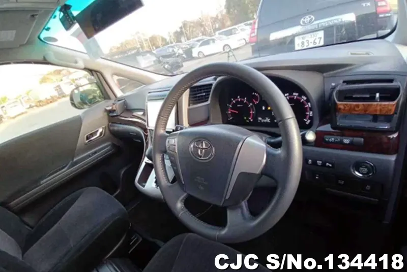 2013 Toyota / Vellfire Stock No. 134418