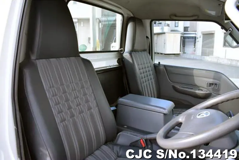 2017 Mazda / Bongo Stock No. 134419