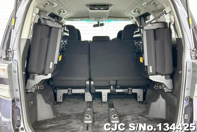 2013 Toyota / Vellfire Stock No. 134425