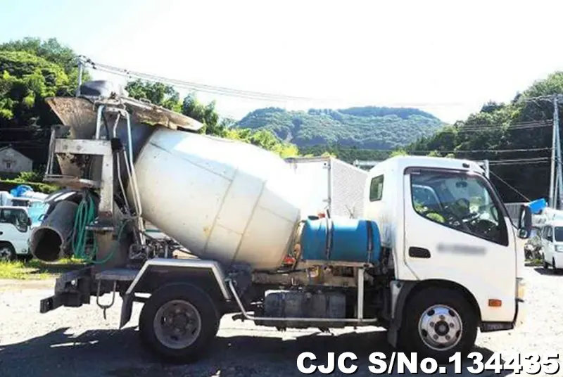 2016 Hino / Dutro Stock No. 134435