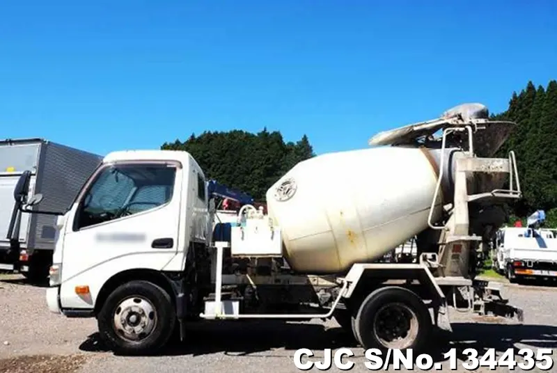 2016 Hino / Dutro Stock No. 134435