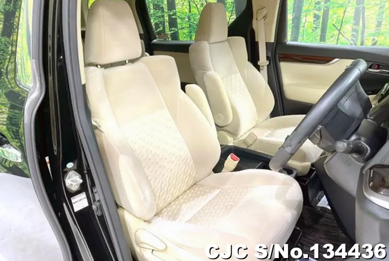 2015 Toyota / Vellfire Stock No. 134436