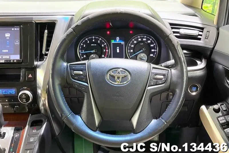 2015 Toyota / Vellfire Stock No. 134436