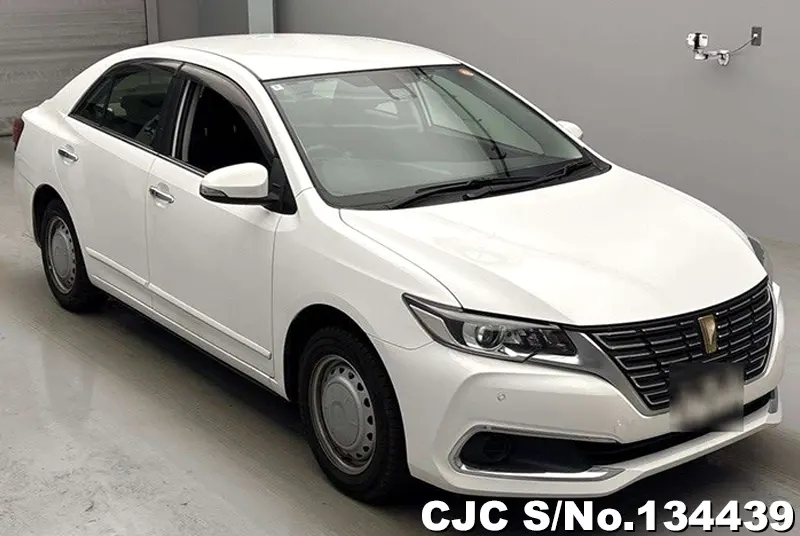 Toyota / Premio 2020