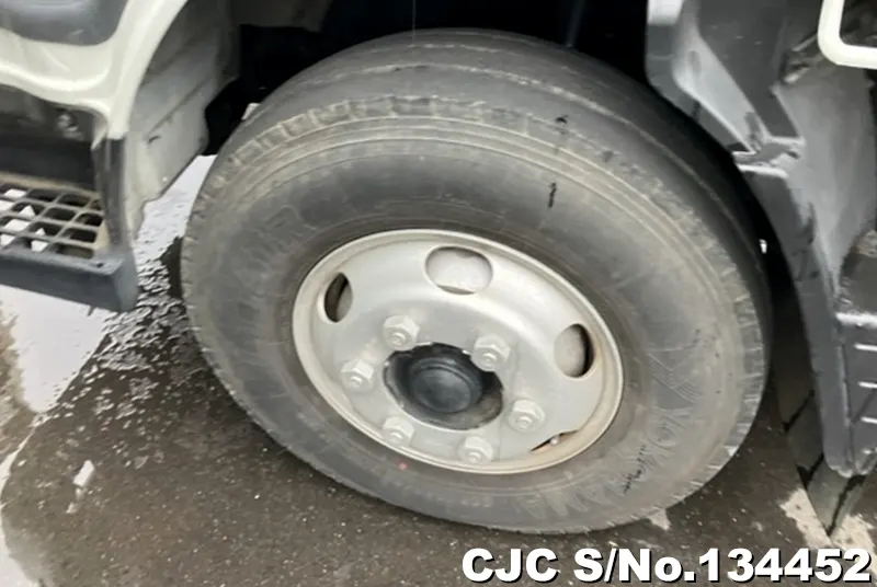 2004 Mitsubishi / Canter Stock No. 134452