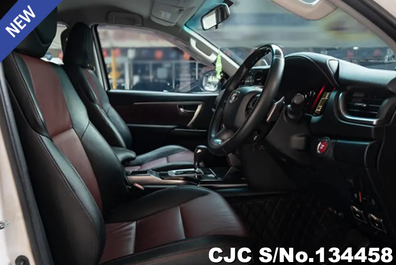 2017 Toyota / Fortuner Stock No. 134458