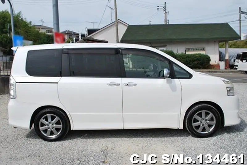 2010 Toyota / Voxy Stock No. 134461