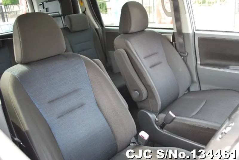 2010 Toyota / Voxy Stock No. 134461