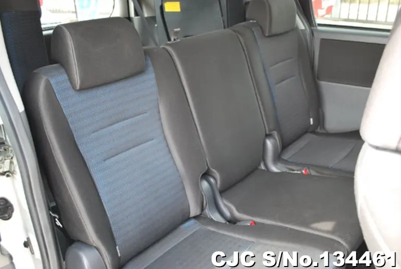 2010 Toyota / Voxy Stock No. 134461