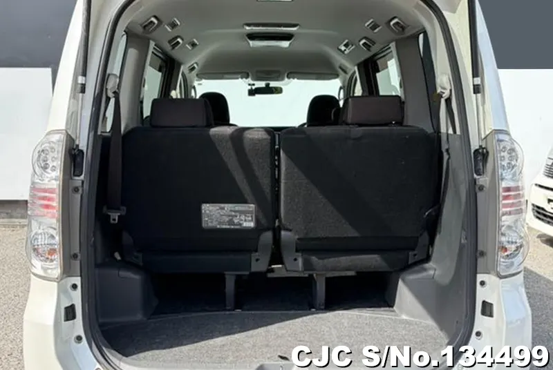 2009 Toyota / Voxy Stock No. 134499