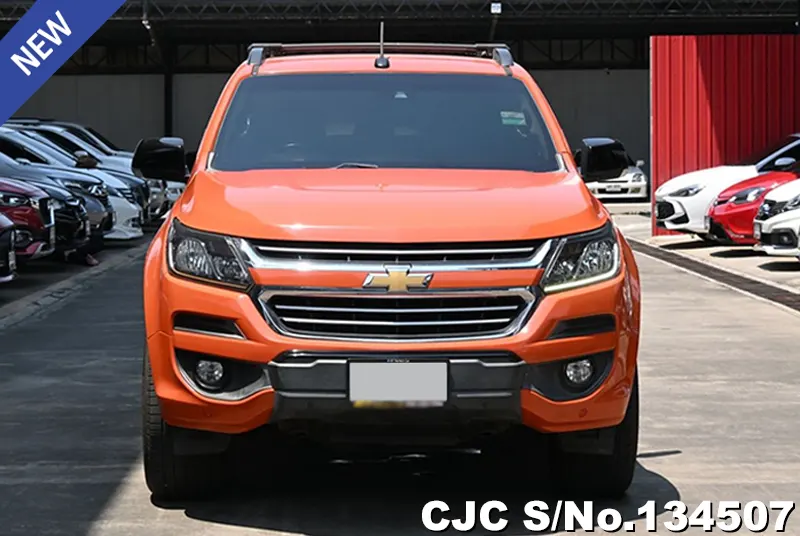 Chevrolet Colorado in Orange for Sale Image 2