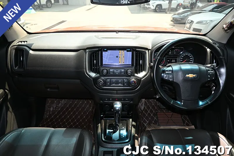 Chevrolet Colorado in Orange for Sale Image 4