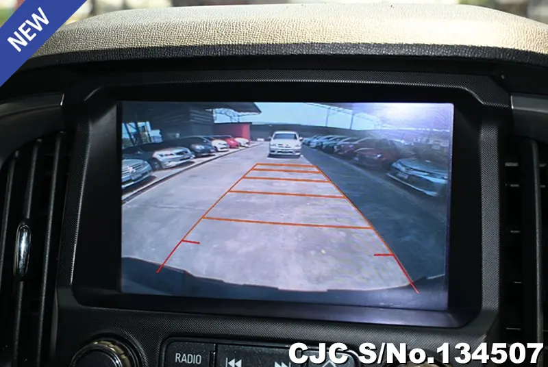 Chevrolet Colorado in Orange for Sale Image 9