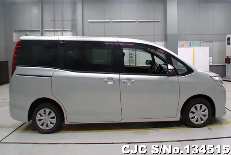 2016 Toyota / Noah Stock No. 134515