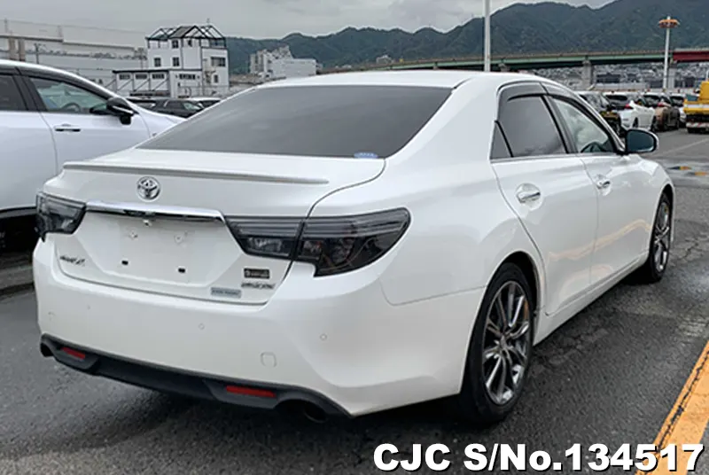Toyota Mark X in White for Sale Image 2