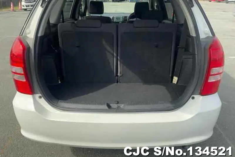 2005 Toyota / Wish Stock No. 134521