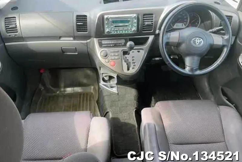 2005 Toyota / Wish Stock No. 134521