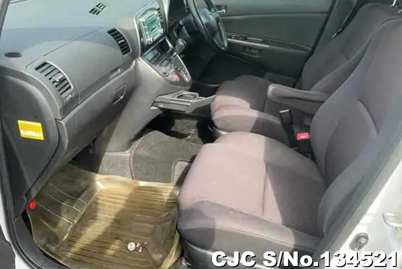 2005 Toyota / Wish Stock No. 134521