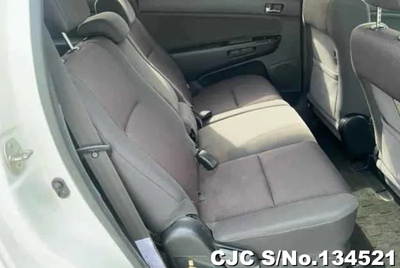 2005 Toyota / Wish Stock No. 134521