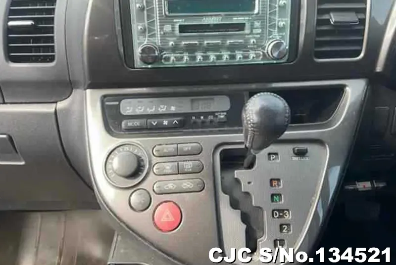 2005 Toyota / Wish Stock No. 134521