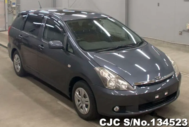 2005 Toyota / Wish Stock No. 134523