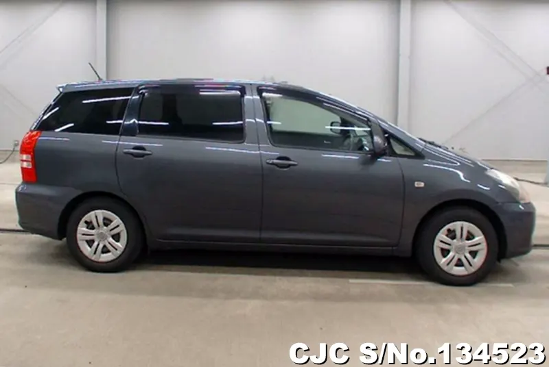 2005 Toyota / Wish Stock No. 134523