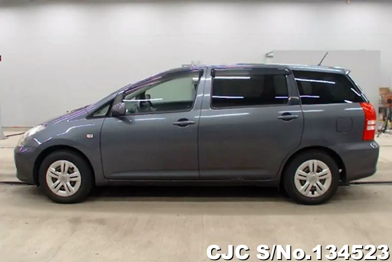2005 Toyota / Wish Stock No. 134523