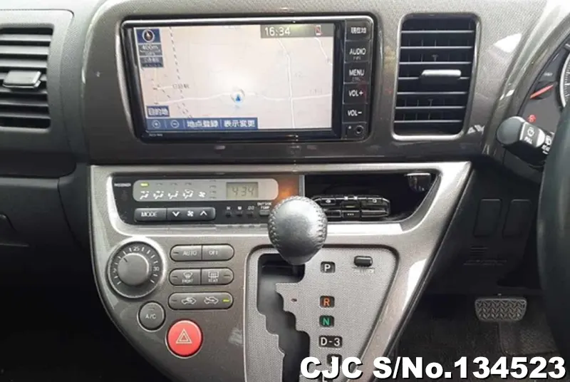 2005 Toyota / Wish Stock No. 134523