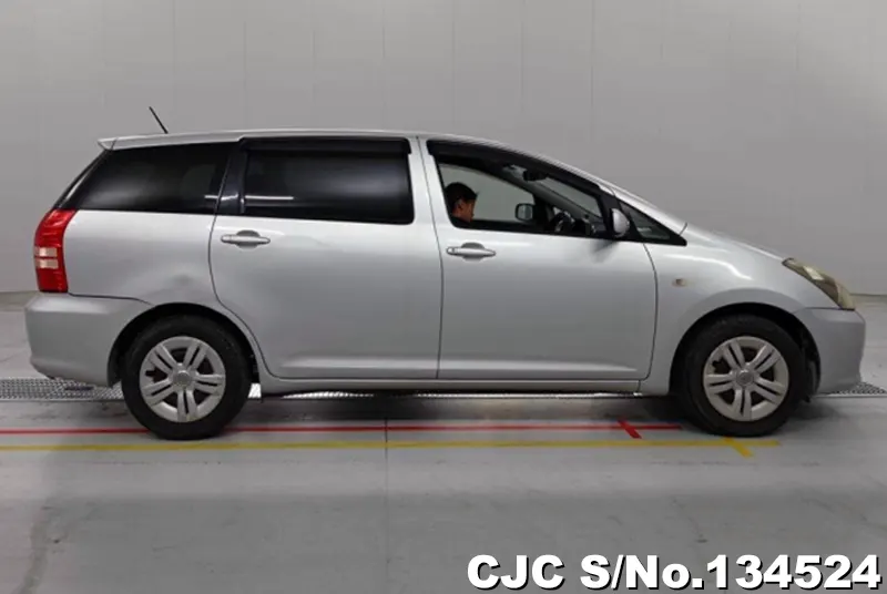 2005 Toyota / Wish Stock No. 134524