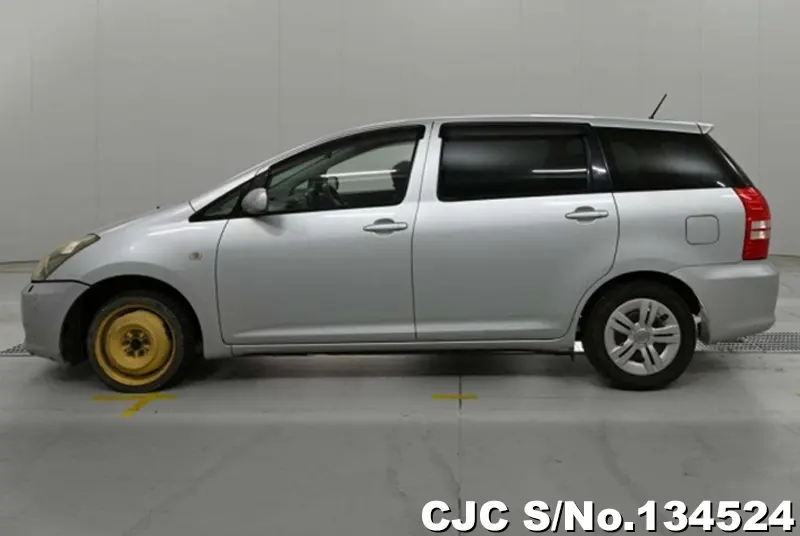 2005 Toyota / Wish Stock No. 134524