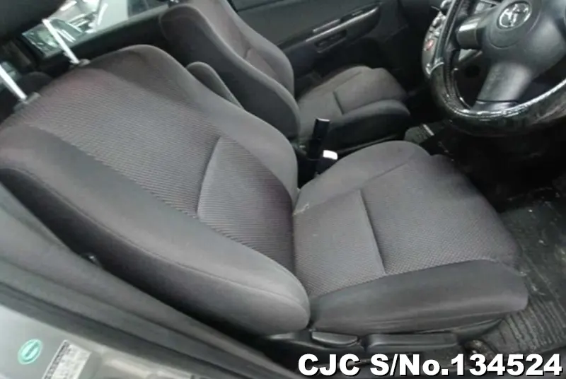 2005 Toyota / Wish Stock No. 134524