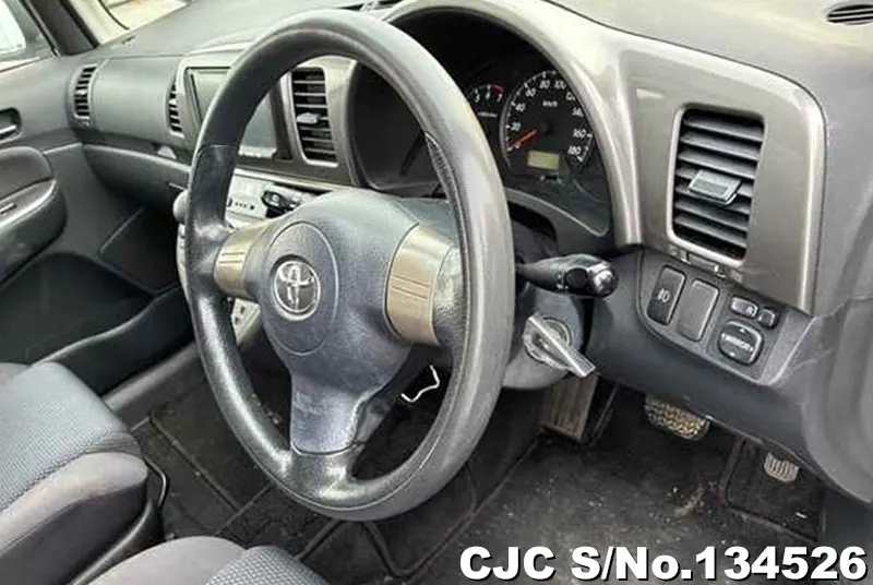 2003 Toyota / Wish Stock No. 134526